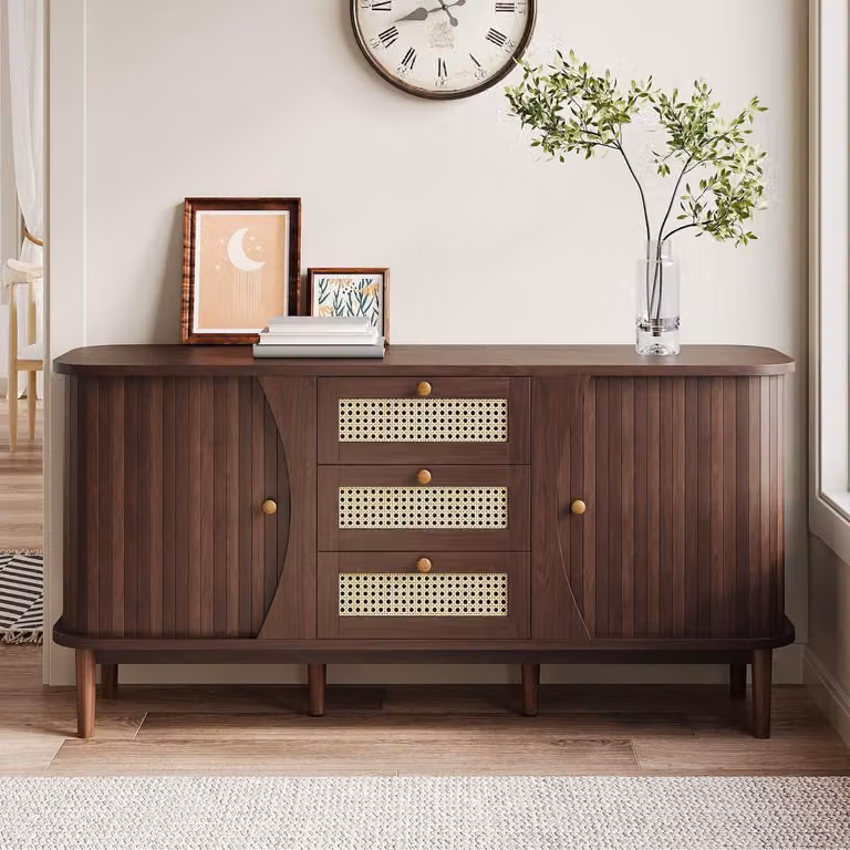 Komoda marki Braun, szerokość 140 cm, szafka RTV do salonu, drewno i rattan, styl vintage, z szufladami i półkami