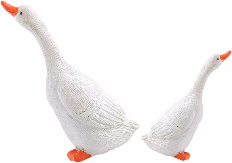 Miniaturowe figurki kaczek - mała dekoracja - ozdoba do ogrodu - wykonane z trwałego materiału żywicznego - wysokość 7 cm - kolor biały