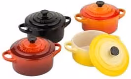Zestaw 4 naczyń żeliwnych emaliowanych Le Creuset Mini Cocotte Feuer Und Flamme w kolorze czarnym