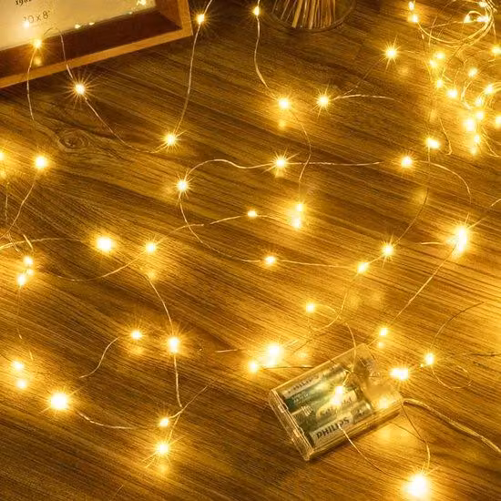 Lekka sznurka, 5 m, 50 diod LED, ciepły biały, IP44, mini łańcuch lekki dla wewnątrz i na zewnątrz, z wodoodpornym bateriowym pudełkiem na sypialni, Boże Narodzenie, ślub, impreza, okno