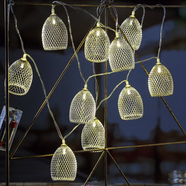 Lampiony LED GLAMOUR - 10 srebrnych kloszy - długość: 1,8 m - zasilanie bateryjne