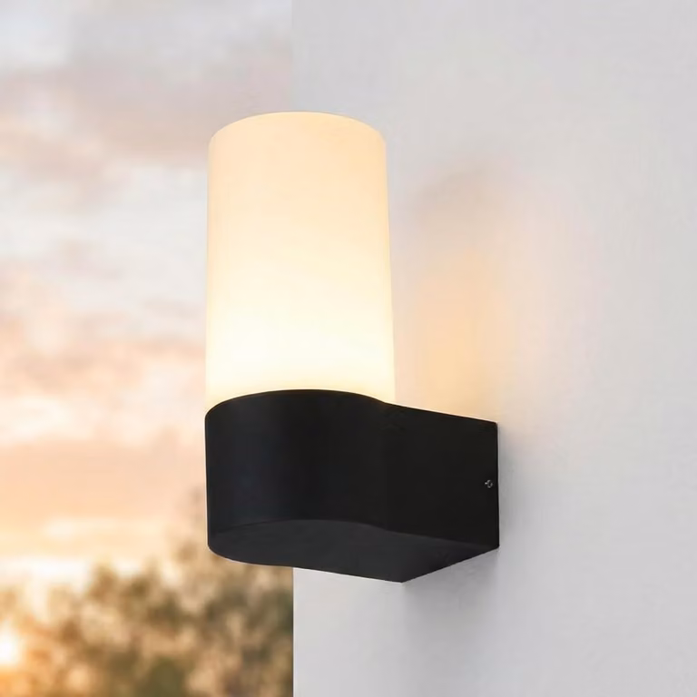 Ścienna lampa zewnętrzna LED, system inteligentnego domu, IP44, 19,7 cm, RGB+W