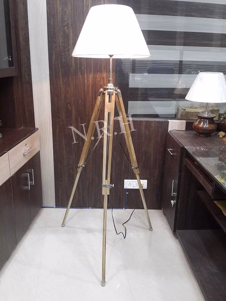 Lampa stojąca na statywie, styl vintage, motyw morski, chrom/drewno, regulowana wysokość