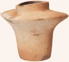 Ceramiczny wazon Evio marki Ferm Living w kolorze pomarańczowym i brązowym