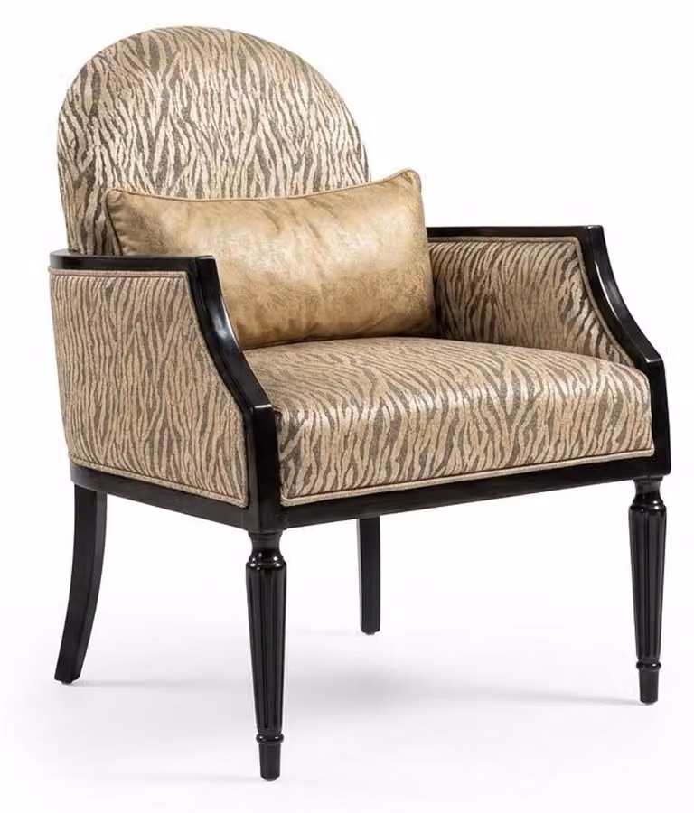 Komplet wypoczynkowy do salonu: fotel, sofa 3-osobowa, 4 stoliki kawowe. Elegancki, klasyczny styl