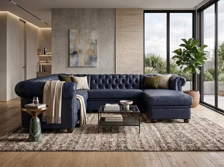 Brązowa, klasyczna, narożna sofa w kształcie litery "U". Tapicerowana skórzana sofa Chesterfield